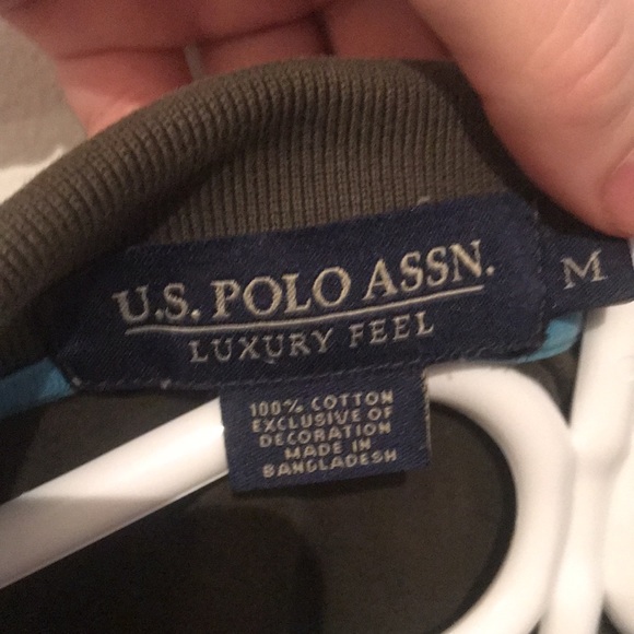 US Polo Assn Luxury Touch Olive Polo with neon blue logo and trim 😍 - Picture 4 of 6